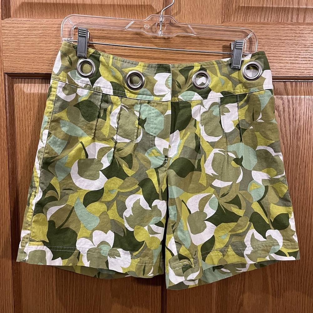 Willi Smith Stretch Women's Shorts Size 6 Floral Green White Beach Summer